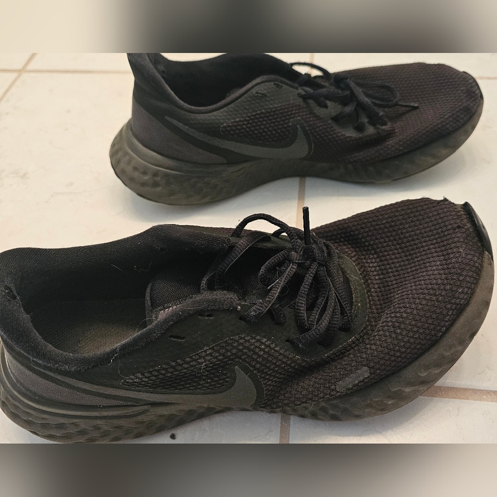 Nike Black Athletic Sneakers